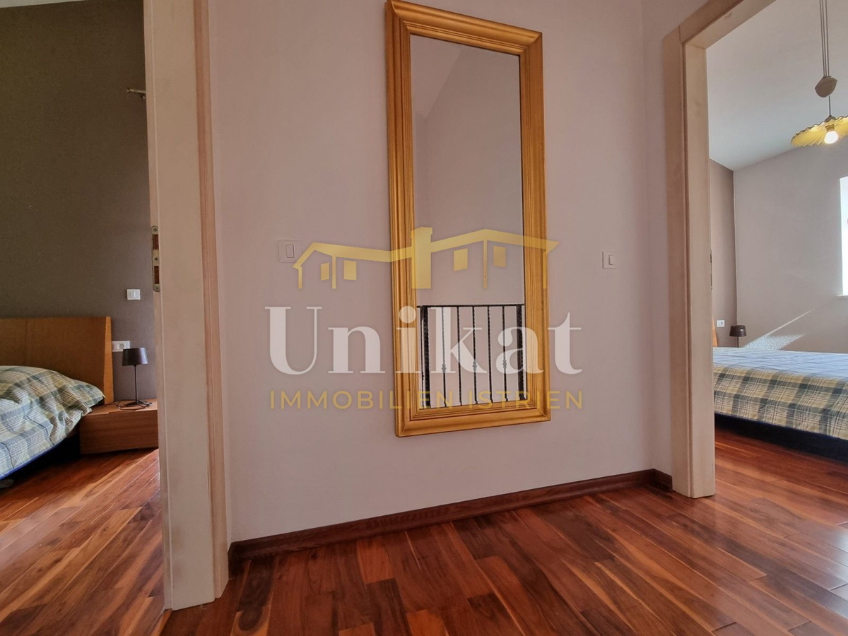 Dvojna hiša v istrskem slogu